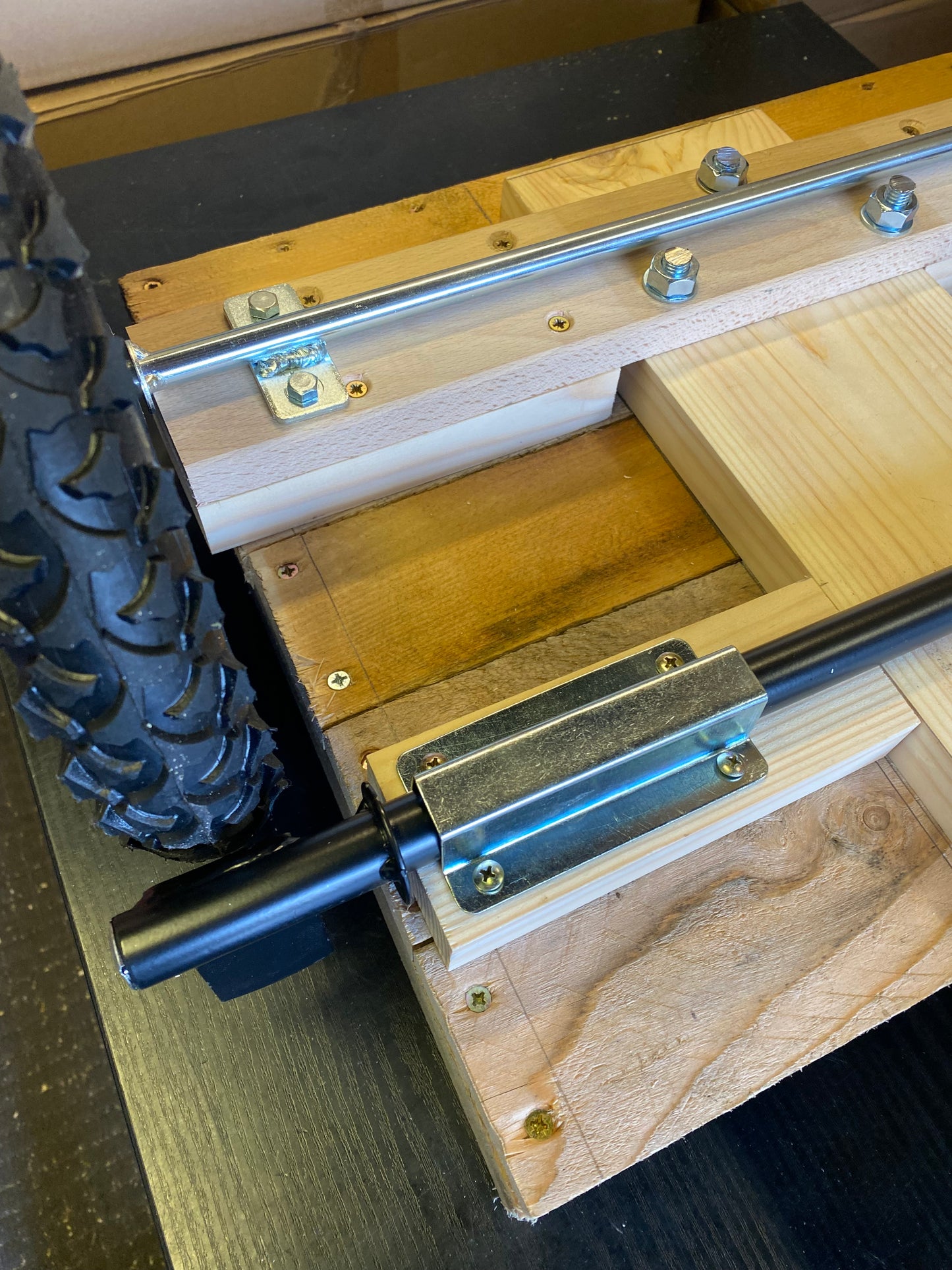 12" Green Wheels & Axles + Dual Hand Brake